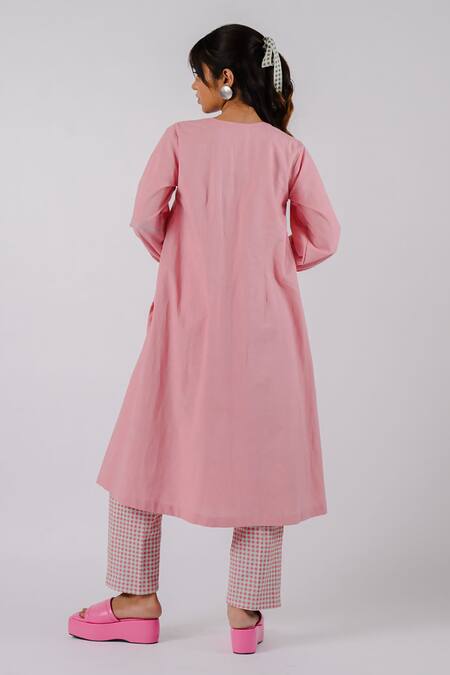 Shop Tussah By Siddhi Shah Pink Cotton Checkered V Neck Solid Kurta With Pant at Aza Fashions Shop_Tussah By Siddhi Shah_Pink Cotton Checkered V Neck Solid Kurta With Pant _at_Aza_Fashions