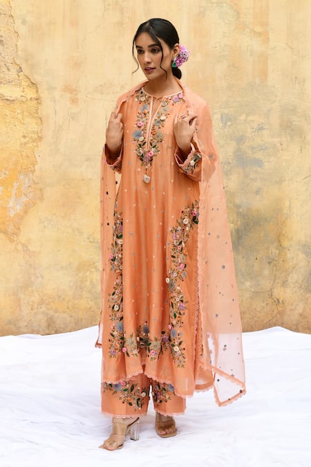 Shop_Label Niti Bothra_Peach Silk Embroidery, Lace Split V-neck Floral Bloom Kurta Set _at_Aza_Fashions