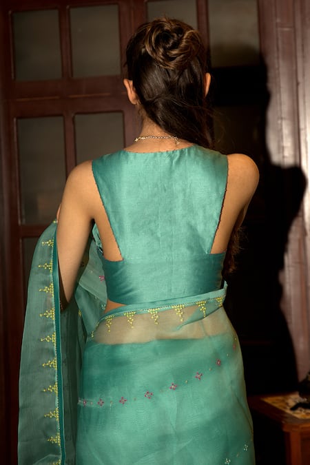 Deep Thee Embroidered Saree With Blouse 