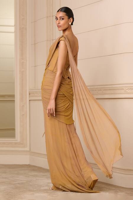 Shop Tarun Tahiliani Brown Chiffon V-neck Concept Pre-draped Saree With Fluted Corset at Aza Fashions Shop_Tarun Tahiliani_Brown Chiffon V-neck Concept Pre-draped Saree With Fluted Corset_at_Aza_Fashions