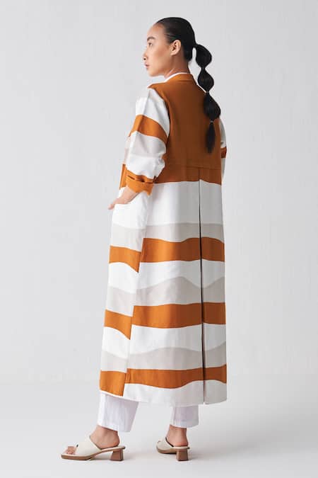 Shop Three White 100% Cotton Poplin Color Block Jacket Collared Neck Tunic Set at Aza Fashions Shop_Three_White 100% Cotton Poplin Color Block Jacket Collared Neck Tunic Set _at_Aza_Fashions