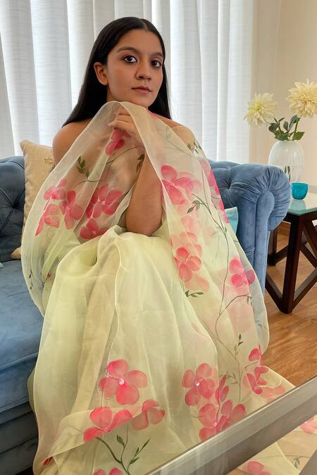 Meghstudio Dogwood Hand Painted Saree 