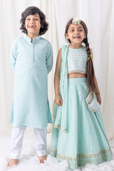 Chotibuti Thread Embroidered Kurta Set 