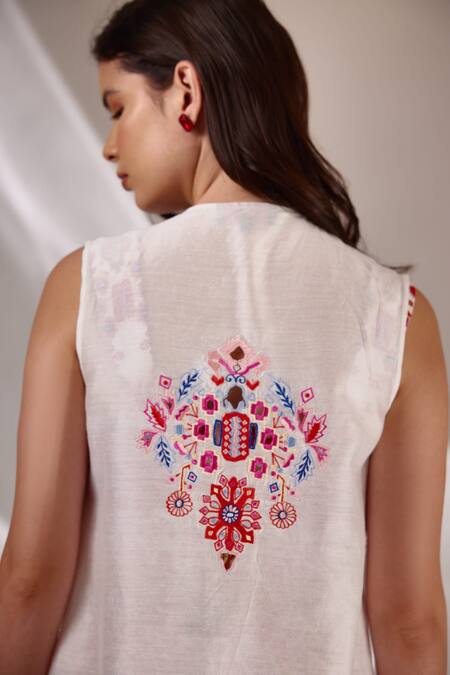 Shop Betrue White Thread Embroidered Cape With Spaghetti Inner at Aza Fashions Shop_Betrue_White Thread Embroidered Cape With Spaghetti Inner _at_Aza_Fashions