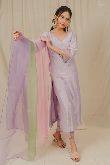 Shinor Threadwork Straight Kurta Set With Ombre Dupatta 