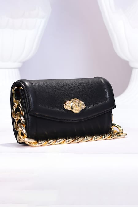 women bag front chain with pum)pam(black)