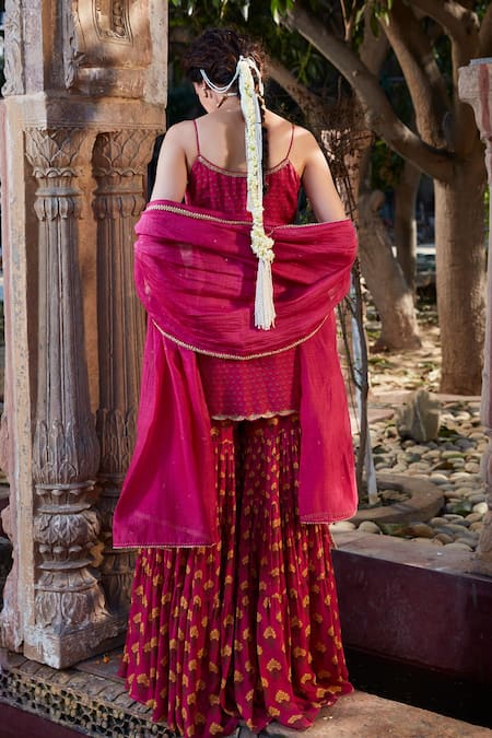 Kritika Dawar Scoop Neck Floral Print Kurta Gharara Set 