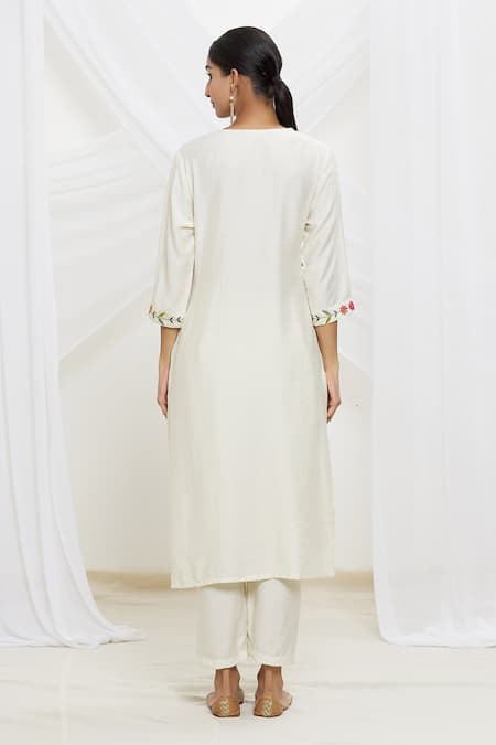 Shop Samyukta Singhania Cream Viscose, Organza Embroidery Round Neck Straight Thread Kurta Set at Aza Fashions Shop_Samyukta Singhania_Cream Viscose, Organza Embroidery Round Neck Straight Thread Kurta Set_at_Aza_Fashions