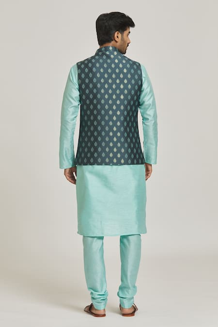 Samyukta Singhania Garden Pattern Bundi & Kurta Set 