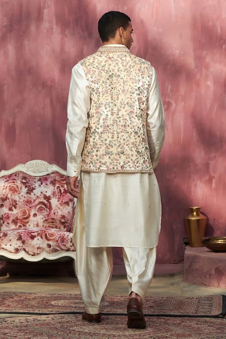 Weaver Story Chiniya Handwoven Booti Kurta Set 