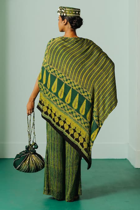 Shop Prahnaaya Green Satin Sequins Boat Neck Hand Block Printed Kaftan And Pant Set at Aza Fashions Shop_Prahnaaya_Green Satin Sequins Boat Neck Hand Block Printed Kaftan And Pant Set _at_Aza_Fashions