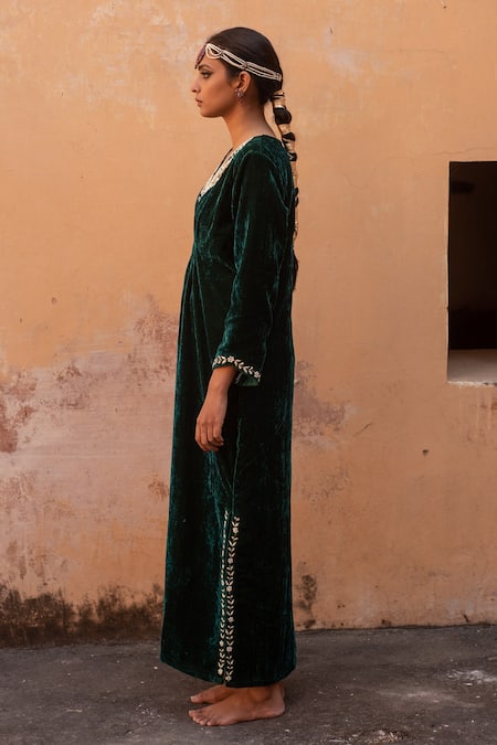 Avaasya Jaipur Silk Velvet Kaftan 