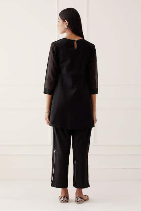 Kamaltaas Embroidered A-Line Kurta & Pant Set 