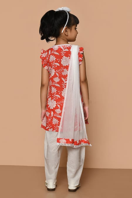 Pankhuri By Priyanka Flower Print Kurta Set 
