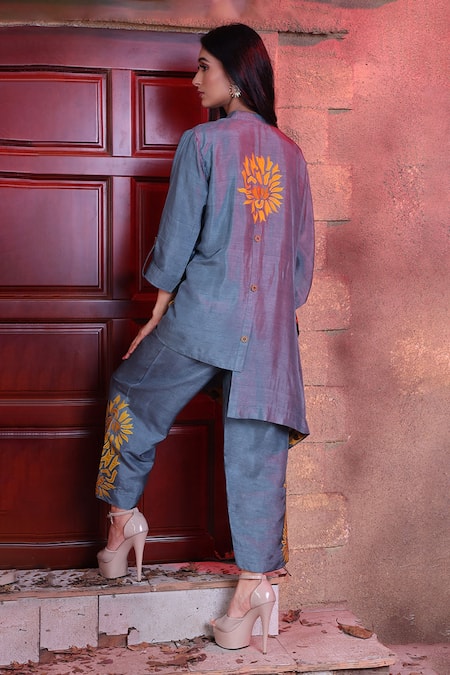 Shop Sunita Nagi Green Silk Applique, Embroidery V-neck Asymmetric Top And Pant Set at Aza Fashions Shop_Sunita Nagi_Green Silk Applique, Embroidery V-neck Asymmetric Top And Pant Set _at_Aza_Fashions
