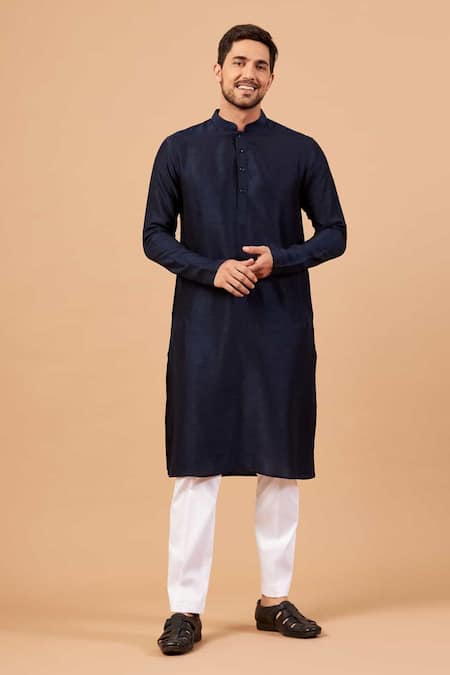 Hilo Design Mandarin Collar Straight Kurta Set 