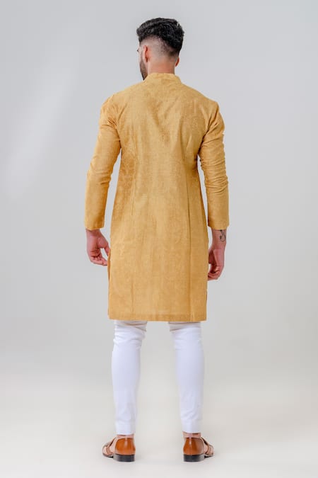 Amrit Dawani Lakhnavi Embroidered Kurta With Pant 