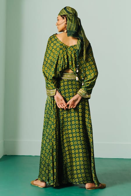Shop Prahnaaya Green Satin Sequins, Zari V-neck Ajrakh Hand Block Print Crop Top And Skirt Set at Aza Fashions Shop_Prahnaaya_Green Satin Sequins, Zari V-neck Ajrakh Hand Block Print Crop Top And Skirt Set _at_Aza_Fashions
