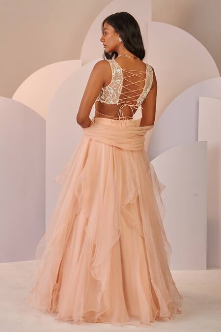 Shloka Khialani_Peach Organza Net Embroidery Pearl V Neck Modena Layered Lehenga Set  _Online_at_Aza_Fashions