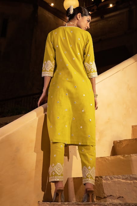 Shop Preevin Green Cotton, Tulle, Net Embroidery, Embellished Straight Kurta And Pant Set at Aza Fashions Shop_Preevin_Green Cotton, Tulle, Net Embroidery, Embellished Straight Kurta And Pant Set _at_Aza_Fashions