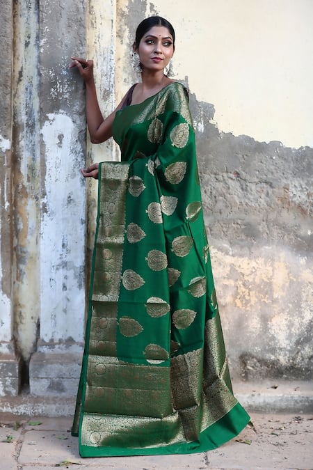 Naaritva India Antique Zari Handwoven Banarasi Saree with Running Blouse 