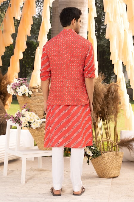 Shop Chhavvi Aggarwal Red Crepe, Cotton Tulip Motif Print Bundi Kurta Set at Aza Fashions Shop_Chhavvi Aggarwal_Red Crepe, Cotton Tulip Motif Print Bundi Kurta Set _at_Aza_Fashions