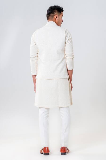 Amrit Dawani Ivory Lucknowi Embroidered Bundi Kurta Set 
