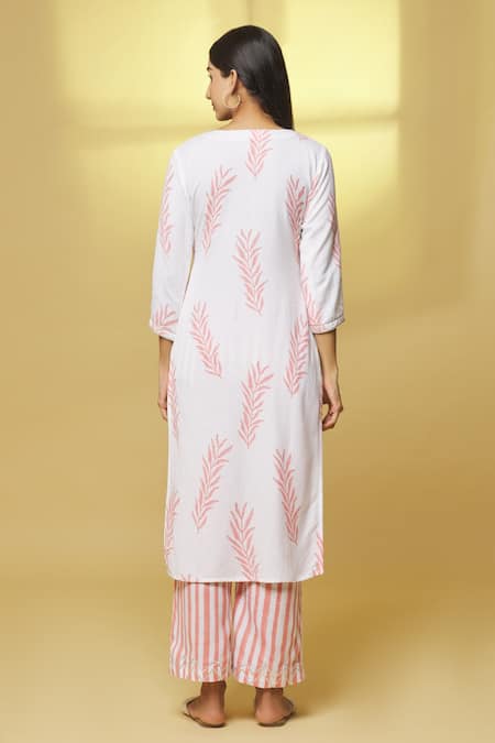 Shop Kalakaari By Sagarika White Cotton, Kota Doria Split V-neck Handblock Printed Kurta Set at Aza Fashions Shop_Kalakaari By Sagarika_White Cotton, Kota Doria Split V-neck Handblock Printed Kurta Set _at_Aza_Fashions