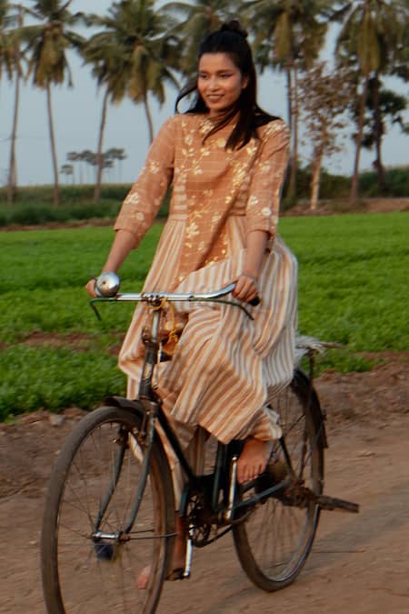 Label Earthen Beige Handloom , Embroidery, Foil Handwoven Panelled Anarkali Set Online at Aza Fashions Label Earthen_Beige Handloom , Embroidery, Foil Handwoven Panelled Anarkali Set _Online_at_Aza_Fashions