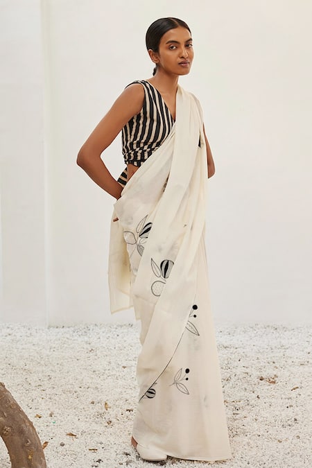 Shop Kharakapas Cream Cotton V-neck Luna Printed Saree With Wrap Blouse at Aza Fashions Shop_Kharakapas_Cream Cotton V-neck Luna Printed Saree With Wrap Blouse _at_Aza_Fashions