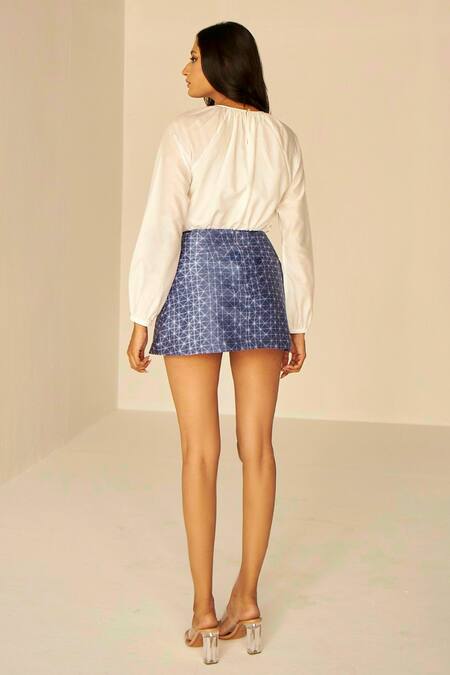 Shop Betrue Off White Cotton Silk Solid Round Blouse at Aza Fashions Shop_Betrue_Off White Cotton Silk Solid Round Blouse _at_Aza_Fashions