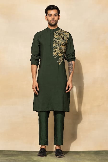 Diyarajvvir Geometric Embroidered Bundi & Kurta Set 