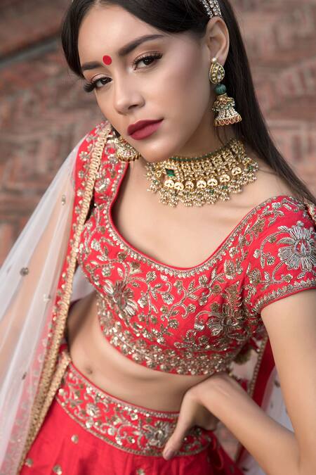 Keerthi Kadire Red Raw Silk Scoop Neck Embroidered Bridal Lehenga Set Online at Aza Fashions Keerthi Kadire_Red Raw Silk Scoop Neck Embroidered Bridal Lehenga Set _Online_at_Aza_Fashions