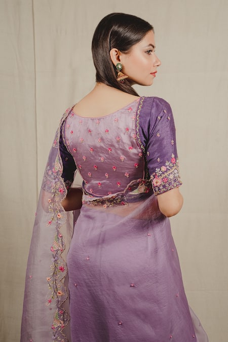 Shinor Embroidered Scalloped Saree & Blouse Set 