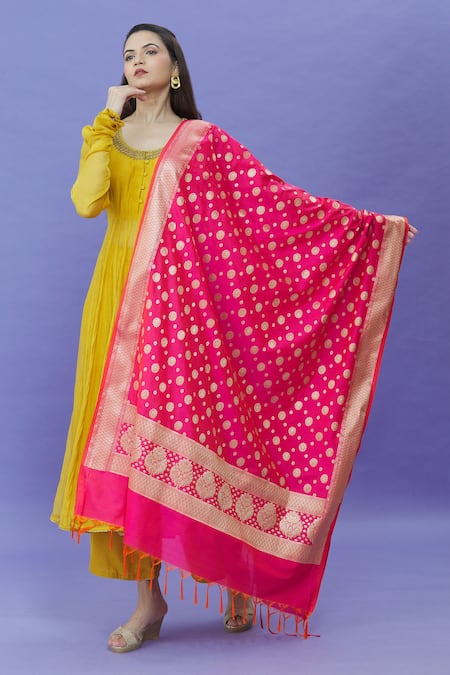Shop Naintara Bajaj Pink Silk Embroidery Banarasi Floral Pattern Dupatta at Aza Fashions Shop_Naintara Bajaj_Pink Silk Embroidery Banarasi Floral Pattern Dupatta _at_Aza_Fashions