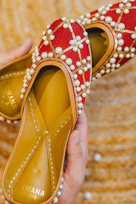 Cilwana Studio Pearl Embroidered Juttis 