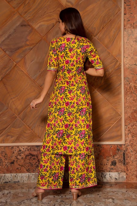 Pomcha Jaipur Gauhar Cotton Floral Print Kurta Set