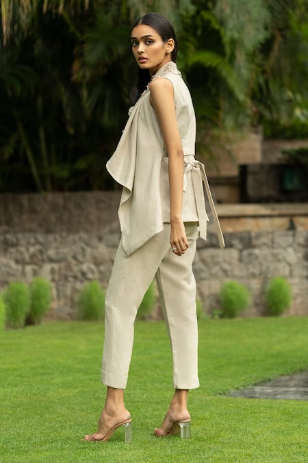 Label Ruhbab Floral Embroidered Pure Linen Jacket & Pant Set 