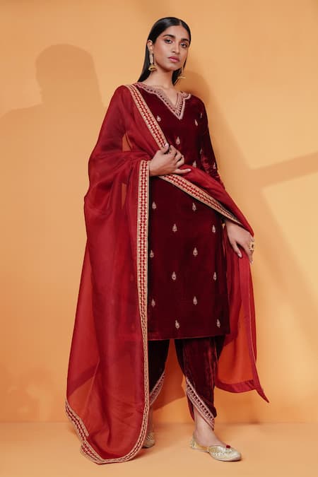 Shop Taisha Orange Silk, Cotton, Velvet, Organza Embroidery, Chains Kurta Dhoti Pant Set at Aza Fashions Shop_Taisha_Orange Silk, Cotton, Velvet, Organza Embroidery, Chains Kurta Dhoti Pant Set _at_Aza_Fashions