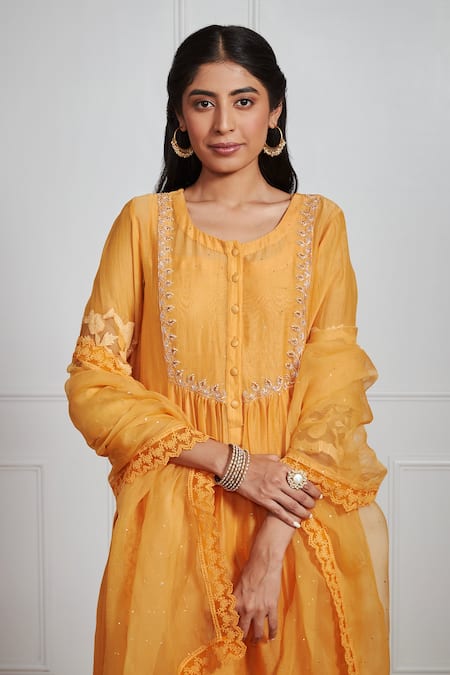 Label Mansi Nagdev Shazana Mukaish Embroidered Kurta Set 
