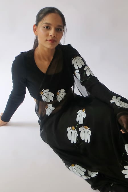 Meghstudio Daisy Hand Painted Saree With Unstitched Blouse Piece 