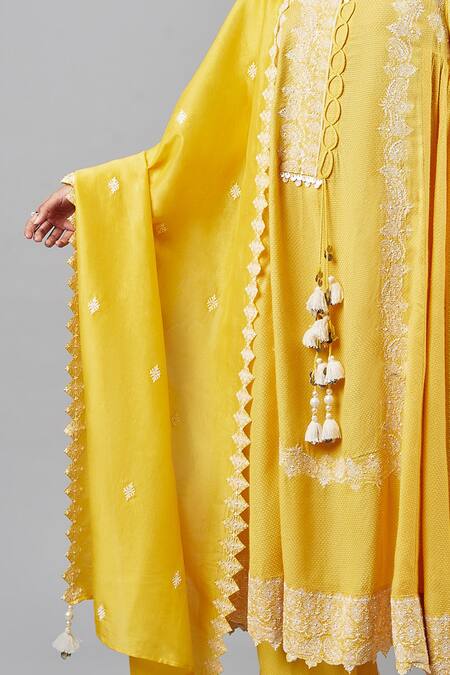 Shop Inej Yellow Chanderi Embroidery Geometric Dupatta at Aza Fashions Shop_Inej_Yellow Chanderi Embroidery Geometric Dupatta_at_Aza_Fashions