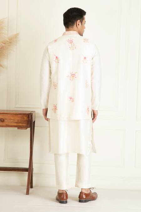 Priyanka Jain Botanical Embroidered Bundi Kurta Set 