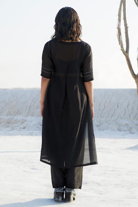 The Loom Art V Neck Kurta & Pant Set 