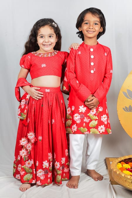 Shop Vivedkids Red Crepe, Cotton Embroidery Bandhani Pichwai Print Short Kurta Set at Aza Fashions Shop_Vivedkids_Red Crepe, Cotton Embroidery Bandhani Pichwai Print Short Kurta Set _at_Aza_Fashions