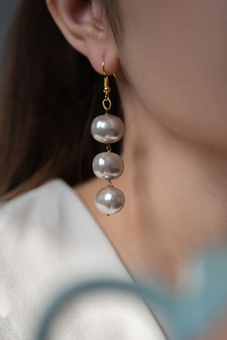 18K yellow gold stud earrings - hanging pearl earrings - grey pearl
