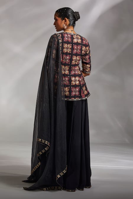 Divya Aggarwal_Black Dupatta Organza, Kurta And Sharara Georgette Traditional Etana Set _Online_at_Aza_Fashions