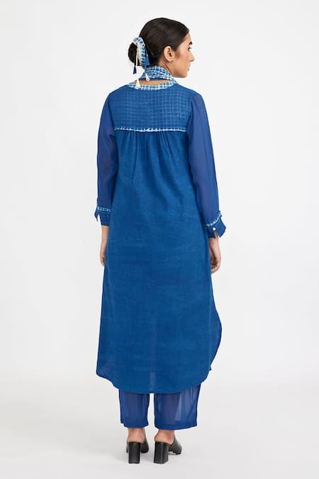 Shop_JAYATI GOENKA_Blue Cotton Mandarin Collar Kurta Set With Hand Block Print Stole _at_Aza_Fashions