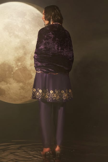 Shop Dohr India Purple Silk, Chanderi, Cotton, Short Kurta Set With Scallop Bordered Shawl at Aza Fashions Shop_Dohr India_Purple Silk, Chanderi, Cotton, Short Kurta Set With Scallop Bordered Shawl _at_Aza_Fashions