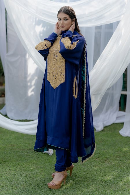 Shop_Daljit Sudan_Blue Phiran Kurta And Pant Crepe & Dupatta Georgette Embroidery Kashmiri Set _at_Aza_Fashions